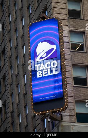 Taco Bell eröffnet ‘digital only’ Restaurant am Times Square, das Alkohol serviert, NYC, USA Stockfoto