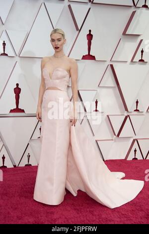 Los Angeles, Kalifornien, USA. 25. April 2021. Die Oscar®-Nominierte Vanessa Kirby trifft am Sonntag, den 25. April 2021, auf dem roten Teppich der 93. Oscars® auf der Union Station in Los Angeles, CA, ein. (Foto mit freundlicher Genehmigung von Matt Petit/A.M.P.A.S. via Credit: SIPA USA/Alamy Live News Credit: SIPA USA/Alamy Live News Stockfoto