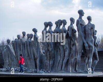 Moskau, Russland. April 2021. Die Tragödie des Völkerdenkmals im Siegespark ist allen Opfern der Nazi-Konzentrationslager gewidmet. Quelle: Alexander Sayganov/SOPA Images/ZUMA Wire/Alamy Live News Stockfoto