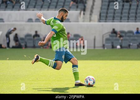 Seattle Sounders Mittelfeldspieler Alex Roldan (16) während eines MLS-Spiels gegen den FC Los Angeles, Samstag, 24. April 2021, in Los Angeles, CA. LAFC und die Stockfoto