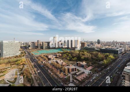 Luftaufnahme von Wangjing Soho bei Sonnenuntergang, einem berühmten Wahrzeichen der Stadt peking, entworfen von Zaha Hadid Stockfoto