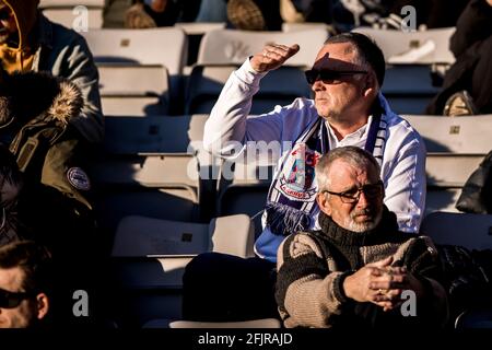 Aarhus, Dänemark. April 2021. Fußballfans der AGF sind wieder im Ceres Park, um das 3F Superliga-Spiel zwischen Aarhus GF und dem FC Kopenhagen in Aarhus zu besuchen. (Foto: Gonzales Photo/Alamy Live News Stockfoto