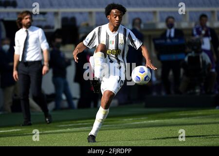 Florenz, Italien. April 2021. Juan Cuadrado vom FC Juventus in Aktion beim Fußballspiel der Serie A zwischen ACF Fiorentina und dem FC Juventus im Artemio Franchi-Stadion in Firenz(Italien), 25. April 2021. Foto Andrea Staccioli/Insidefoto Kredit: Insidefoto srl/Alamy Live News Stockfoto