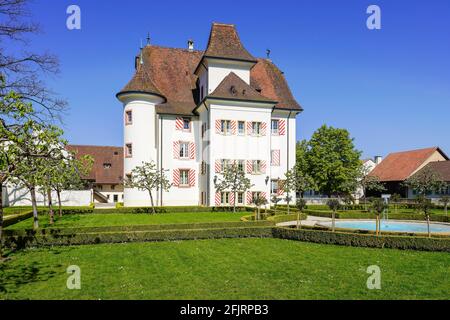 Schloss Aesch oder Schloss Blarer, Baujahr 1605/06 (deutsch: Schloss Aesch) ist ein Schloss in der Schweizer Gemeinde Aesch im Kanton Basel-Land. Stockfoto