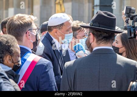 Paris, Frankreich. April 2021. Hassen Chalghoumi nimmt an der Kundgebung Teil, die Gerechtigkeit für Sarah Halimi fordert. Stockfoto