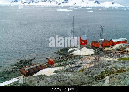 Argentinische Antarktisforschungsstation. Station Primavera (64º09'S 60º58'W). Das Hotel liegt an der Danco Coast, Gerlache Strait. Operationell am 8. März 1977 Stockfoto
