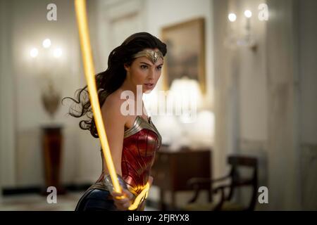 WONDER WOMAN 1984 (2020) GAL GADOT PATTY JENKINS (DIR) WARNER BROS/MOVIESTORE COLLECTION LTD Stockfoto