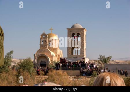 Israel, Jordan, in der Nähe von Jerusalem, Qasr al Yahud. Die griechisch-orthodoxe Kirche auf der jordanischen Seite des Flusses 18. Januar 2008. Epiphanie, der Tag o Stockfoto