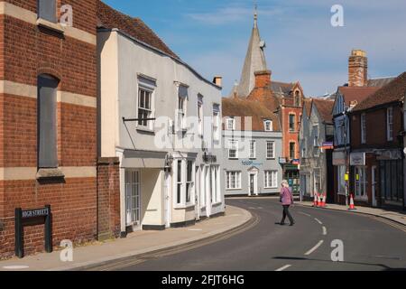 Maldon High Street, Blick im Sommer auf die High Street im Zentrum der historischen Stadt Maldon in Essex, England, Großbritannien Stockfoto