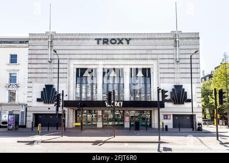 Art déco-Musiklokal aus den 1930er Jahren, ehemaliges Kino, Troxy an der Commercial Road in Stepney, East London, Großbritannien Stockfoto