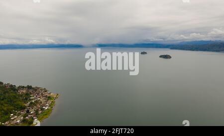 Der Lanao-See ist ein großer alter See auf den Philippinen und liegt in der Provinz Lanao del Sur auf der Südinsel des Landes, Mindanao. Stockfoto