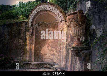 Viel zu entdecken in den wunderschönen Boboli-Gärten in Florenz. Stockfoto