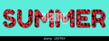 Inschrift Sommer mit frischen Erdbeeren auf blauem Hintergrund. Speicherplatz kopieren. Ernte. Rahmen und Banner für Lebensmittel. Text für Ihr Design. Stockfoto