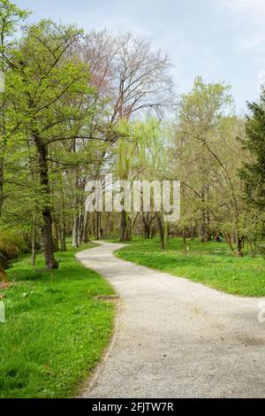 Pfad im Botanischen Garten Zagreb (Botanički vrt U Zagrebu), Zagreb, Kroatien Stockfoto
