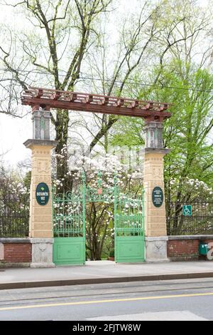 Eingangstor zum Botanischen Garten Zagreb (Botanički vrt U Zagrebu), Zagreb, Kroatien Stockfoto