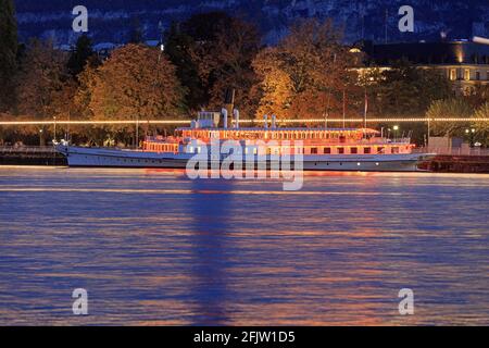 Schweiz, Kanton Genf, Geneva, Lake Leman, Belle Epoque Dampfschiff mit Schaufelrad der Firma CGN, das Savoie-Boot, das 1914 in Betrieb genommen wurde Stockfoto