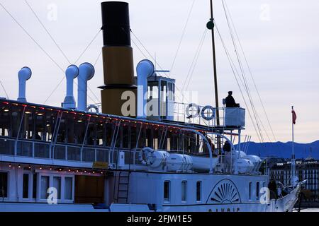 Schweiz, Kanton Genf, Geneva, Lake Leman, Belle Epoque Dampfschiff mit Schaufelrad der Firma CGN, das Savoie-Boot, das 1914 in Betrieb genommen wurde Stockfoto