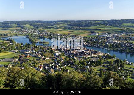 Schweiz, Kanton Schaffhausen, Stein am Rhein, Blick auf die Altstadt und den Rhein Stockfoto