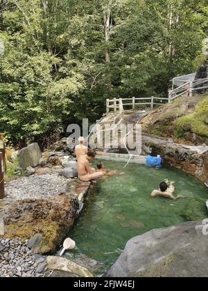 Japan, Hokkaido-Insel, Sorachi-Viertel, Kamifurano, heißes Wasser im Freien von Fukiage, Onsen, heiße Quelle Stockfoto