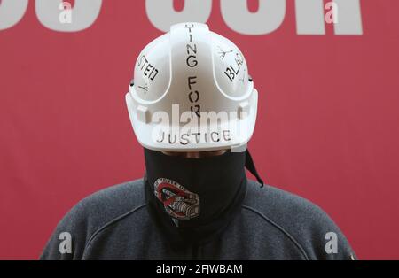Demonstranten vor dem Amba Hotel in Marble Arch, London, wo die Undercover-Polizeiuntersuchung Anhörungen über die Aktivitäten der Sonderdemonstrationseinheit (SDS) des MET zwischen 1973 und 1982 abhält. Bilddatum: Montag, 26. April 2021. Stockfoto