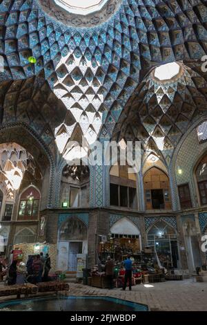 Der Aminoddole Plaza im Timche-Ye Amin od-Dowleh-Abschnitt des Alter Basar in Kashan.Iran Stockfoto