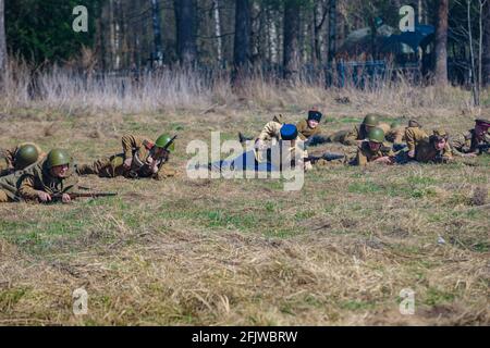 Wiederaufbau des Zweiten Weltkriegs. Die russische Partisanenabteilung verteidigt sich selbst. Der Große Vaterländische Krieg. Befreiung Odessas. Selenograd Stockfoto