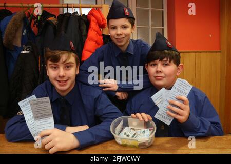 Die 1. Prestwick Boys Brigade veranstaltete einen Kaffeetreff in der Monkton & Prestwick North Parish Church, Ayrshire, Schottland, Großbritannien, um das Eintrittsgeld und die Eintrittskarten zu bezahlen Matthew Gemmell, Sandy Ronnie , Nathan Mowles Stockfoto