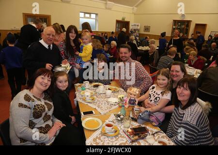 Die 1. Prestwick Boys Brigade veranstaltete einen Kaffeetrack in der Monkton & Prestwick North Parish Church, Ayrshire, Schottland, Großbritannien, den Familien Cybulski, Cleland & Black Stockfoto