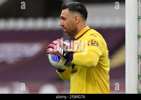 Turin, Italien. April 2021. Salvatore Sirigu vom FC Turin reagiert während des Fußballspiels der Serie A zwischen dem FC Turin und dem SSC Napoli im stadio Olimpico Grande Torino in Turin (Italien) am 26. April 2021. Foto Giuliano Marchisciano/OnePlusNine/Insidefoto Kredit: Insidefoto srl/Alamy Live News Stockfoto