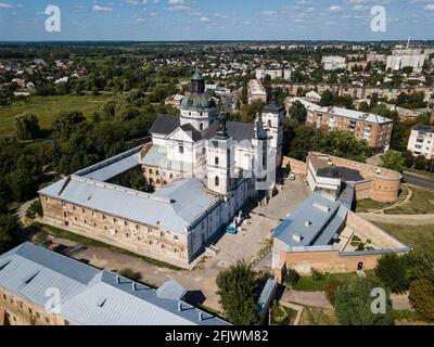 Luftbild zum Kloster der Unbeschuhten Karmeliten mit der Kirche der Unbefleckten Empfängnis in die Stadt Kirowograd, Ukraine Stockfoto