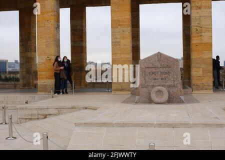 Das Grab von Ismet Inonu, das sein Brief an Atatürk darauf geschrieben hat, befindet sich in Anıtkabir (Atatürks Mausoleum) - Ankara Stockfoto