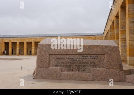 Das Grab von Ismet Inonu, das sein Brief an Atatürk darauf geschrieben hat, befindet sich in Anıtkabir (Atatürks Mausoleum) - Ankara Stockfoto