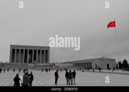 Haupthalle von Anıtkabir (Atatürk-Mausoleum) Monochrome mit rotem Farbfilter - Ankara Stockfoto