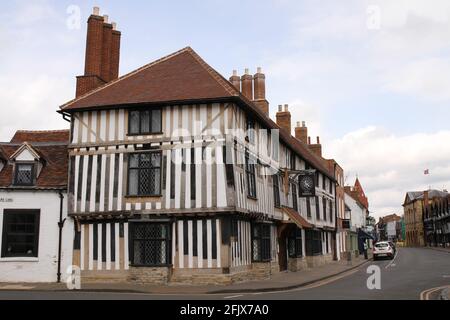 Ein Fachwerkgebäude, Black and White Building, The Falcon, Indigo Hotel, Stratford-upon-Avon, Warwickshire, VEREINIGTES KÖNIGREICH. Stockfoto