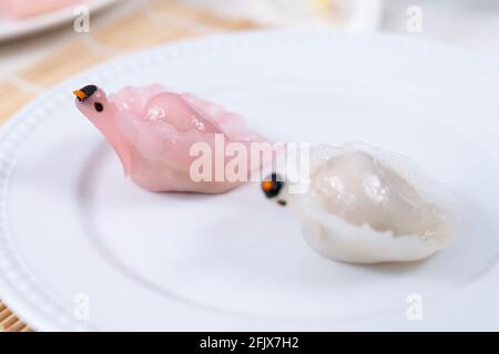 Chinesische Har Gao Dim Sum Knödel in Form von Ein Schwan Stockfoto