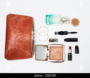 Beauty-Accessoires auf weißem Hintergrund Stockfoto