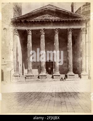 1886 Ca , ASSISI , UMBRIEN , ITALIEN : Blick auf den Tempel von Minerva . Im 16. Jahrhundert zur Kirche Santa Maria Sopra la Minerva umgebaut. Foto des amerikanischen Journalisten und Fotografen WILLIAM JAMES STILLMAN ( 1828 - 1901 ). - ITALIA - FOTO STORICHE - GESCHICHTE - GEOGRAFIA - GEOGRAPHIE - ARCHITETTURA - ARCHITETURE - ARCHEOLOGIA - ARCHÄOLOGIE - KIRCHE - CHIESA - RELIGIONE CATTOLICA - KATHOLISCHE RELIGION - ANTICA ROMA - ALTES ROM --- ARCHIVIO GBB Stockfoto