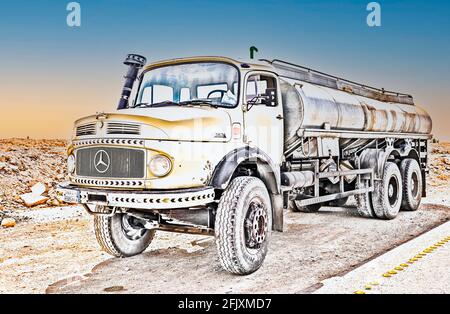 Vintage Mercedes-Benz Wassertanker - Aussichten Stockfoto