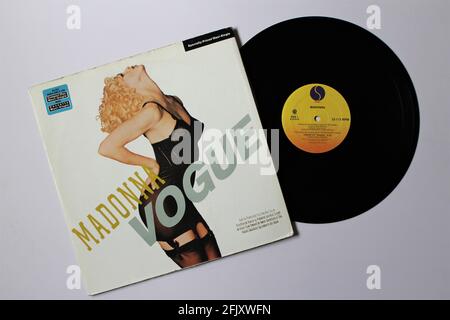 House Dance Artist, Madonna Single-Album auf Vinyl-Schallplatte. Titel: Vogue vom Album I'm Breathless Stockfoto