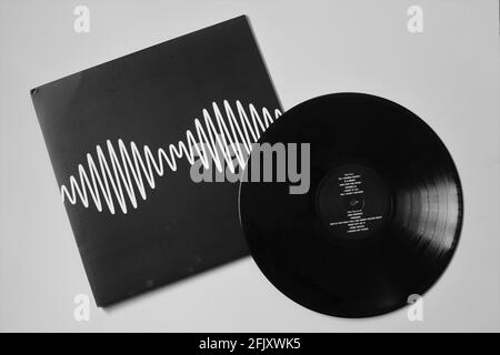 Indie Rock Band, Arctic Monkeys Musikalbum auf Vinyl LP Disc. Mit dem Titel: AM Stockfoto