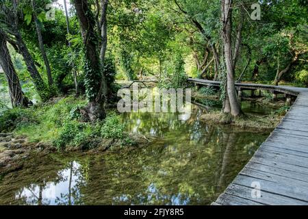 Wasserfall und Bäche im Nationalpark Krka in Kroatien Stockfoto