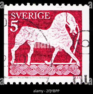 MOSKAU, RUSSLAND - 27. SEPTEMBER 2019: Die in Schweden gedruckte Briefmarke zeigt die Serie Horse, Gottland Picture Stones, um 1973 Stockfoto