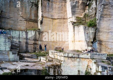 Antiker römischer Steinbruch im Pfälzerwald Bad Dürkheim (Süddeutschland) Stockfoto