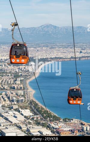 Seilbahn Teleferik zum Berg Tunektepe in Antalya, Türkei Stockfoto