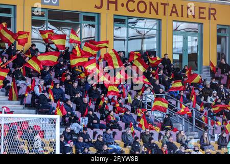 Farum, Dänemark. April 2021. Fans des FC Nordsjaelland, die beim 3F Superliga-Spiel zwischen dem FC Nordsjaelland und dem FC Midtjylland in Right to Dream Park in Farum gesehen wurden. (Foto: Gonzales Photo/Alamy Live News Stockfoto