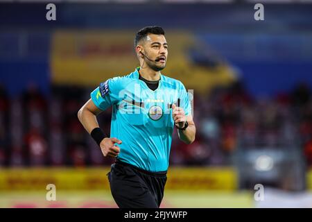 Farum, Dänemark. April 2021. Schiedsrichter Aydin Uslu beim 3F Superliga-Spiel zwischen dem FC Nordsjaelland und dem FC Midtjylland in Right to Dream Park in Farum. (Foto: Gonzales Photo/Alamy Live News Stockfoto