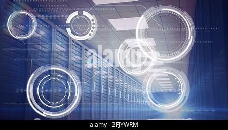 Zusammensetzung der Datenverarbeitung und Scopes über Computerserver Stockfoto