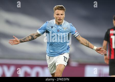 LazioÕs der italienische Stürmer Ciro immobile feiert am 26. April 2021 im Olimpico-Stadion, Roma, Italien, ein Tor beim Fußballspiel der Serie A zwischen der SS Lazio und Mailand Stockfoto