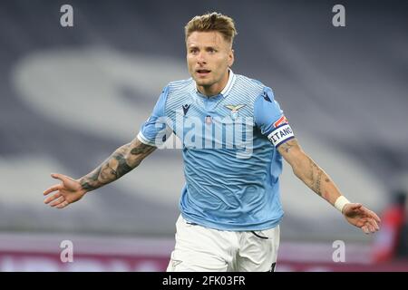 LazioÕs der italienische Stürmer Ciro immobile feiert am 26. April 2021 im Olimpico-Stadion, Roma, Italien, ein Tor beim Fußballspiel der Serie A zwischen der SS Lazio und Mailand Stockfoto