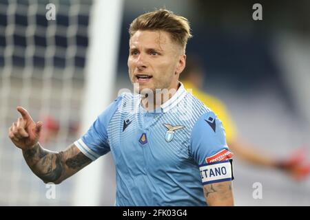 LazioÕs der italienische Stürmer Ciro immobile feiert am 26. April 2021 im Olimpico-Stadion, Roma, Italien, ein Tor beim Fußballspiel der Serie A zwischen der SS Lazio und Mailand Stockfoto